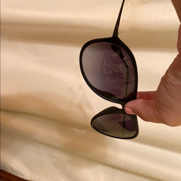 BRAND NEW RAYBANS - Picture 3 of 3